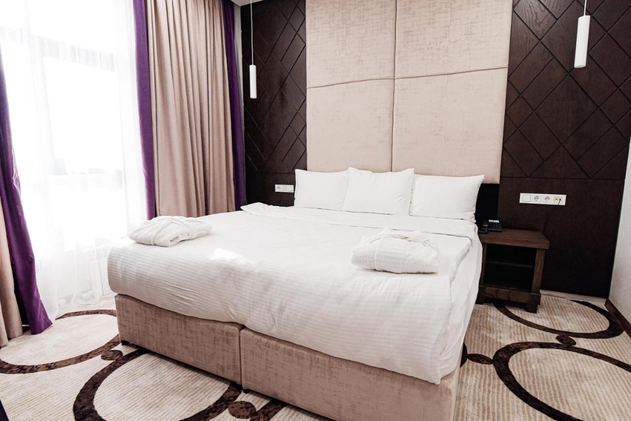 East Palace Hotel Almaty Luaran gambar