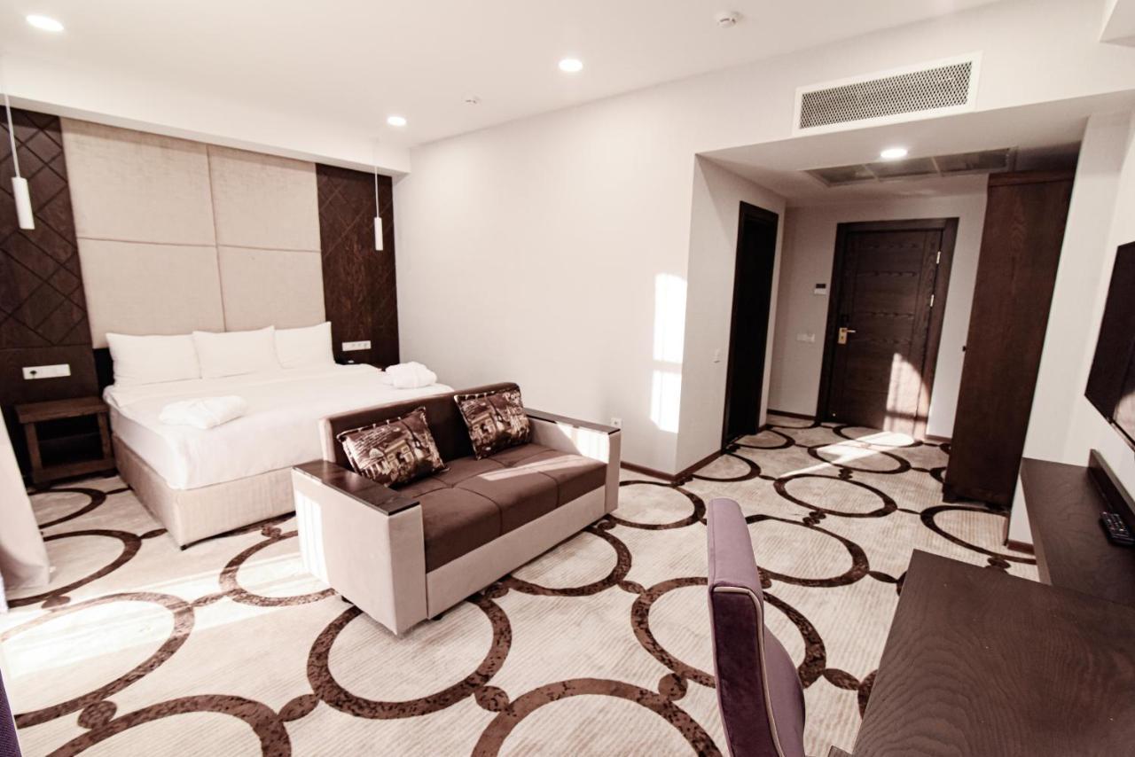East Palace Hotel Almaty Luaran gambar