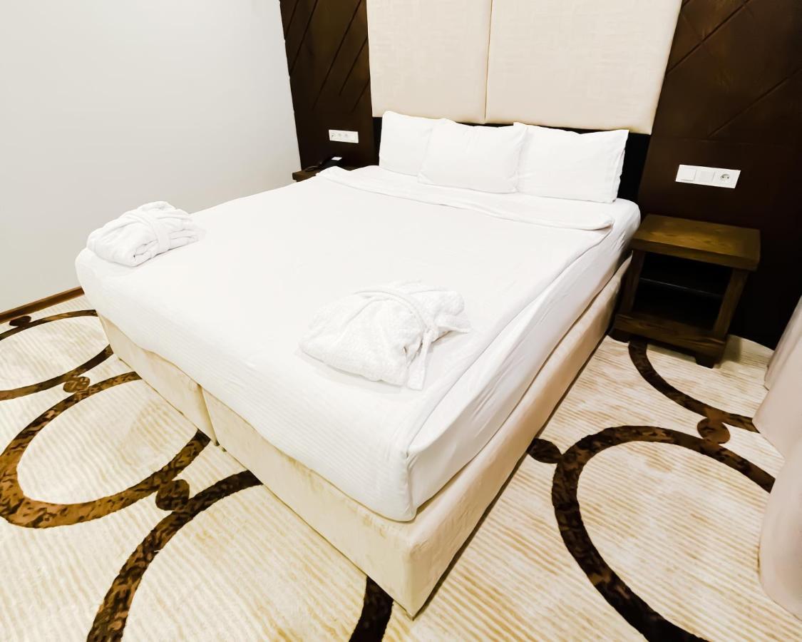 East Palace Hotel Almaty Luaran gambar